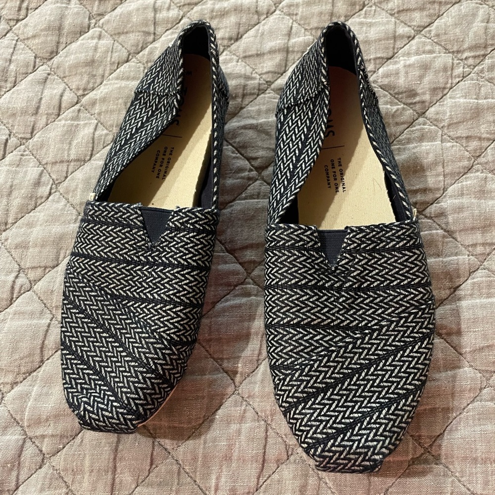 Navy Toms